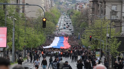 REPRIZIRANJE Vučić raspakuje najdužu zastavu za Niš