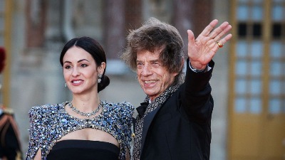 Mik Džeger (81) verio 44 godine mlađu devojku