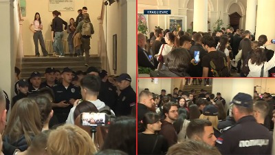 Policija u Prvoj kragujevačkoj gimnaziji: Maturanti i okupljeni ušli u hol