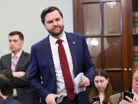 Tajna služba PODIGLA NIVO REKE da potpredsednik proslavi ROĐENDAN