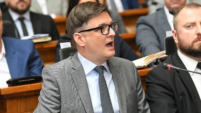 "Milenko će na ribanje": SNS-ovci se "razbežali" - nije bilo kvoruma da se usvoji zakon koji je predložila Vlada (VIDEO)