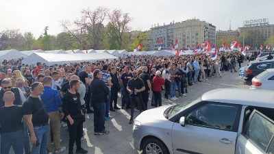 INFLITRIRAĆE SE? Cure informacije: SNS odbori šalju mlade da prave nerede na Vidovdan