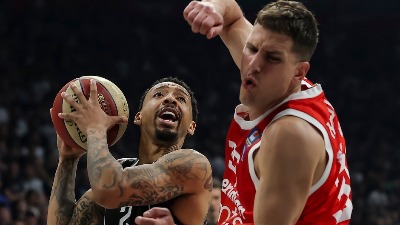 Partizan još sanja vrh, Zvezda je sad "zakucana"
