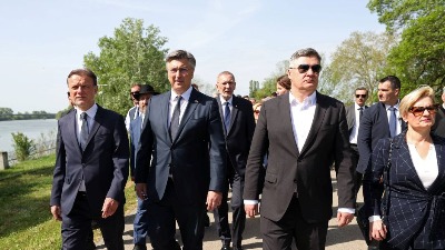 Nesvakidašnji momenti - Plenković i Milanović zajedno u Jasenovcu: Jasno osuđujemo ustaške zločine (FOTO)