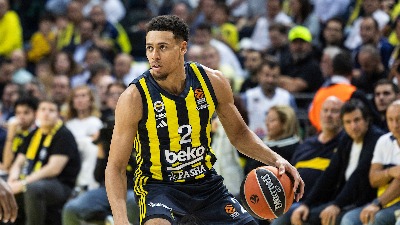 Spektakl u Atini: Fener uz zvuk sirene srušio PAO