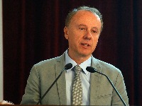 Rektor Đokić podržao akciju studenata: Potpis za raspisivanje izbora