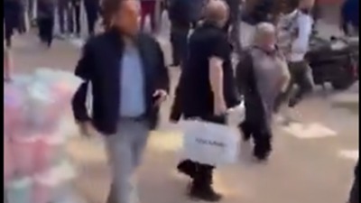 Dramatični snimci iz Istanbula: Ljudi u panici trče, sve se ljulja (FOTO/VIDEO)
