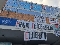 Studenti su blokadom RTS pomogli Vučiću! (VIDEO)