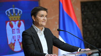 Brnabić ponovo napada građane: Ko je nadležan za prasiće, a ko za pivo