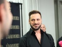 OŽENIO se Stjepan Hauser? Bivši verenik Jelene Rozge pozirao sa zanosnom Ukrajinkom u belom na gliseru (FOTO)