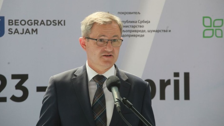 Umesto da poljoprivrednicima ponudi rešenje - Glamočić im nudi da PROMENE ZANIMANJE