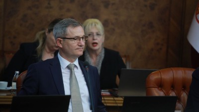 Ministar na Pinku srpske poljoprivrednike nazvao pijanim milionerima: Nikezić mu odgovorio