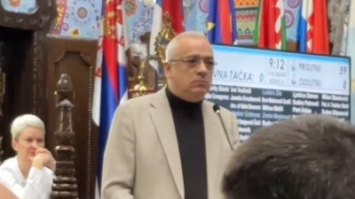 Gradonačelnik Subotice izviždan, pa poručio: "Samo zahvaljujući pribranosti aktivista SNS nije došlo do incidenta"