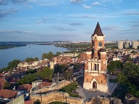 "Srbija pod drugim talasom presvučenih radikala živi dan mrmota"