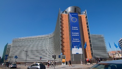 "Nismo tu da kažnjavamo": EK žali što je Vučić potpisao "Mrdićeve zakone"