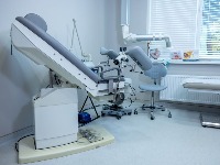Producent i doktor mamili devojke u ginekološku ordinaciju: Uhvaćeni sa snimcima kliničke pornografije
