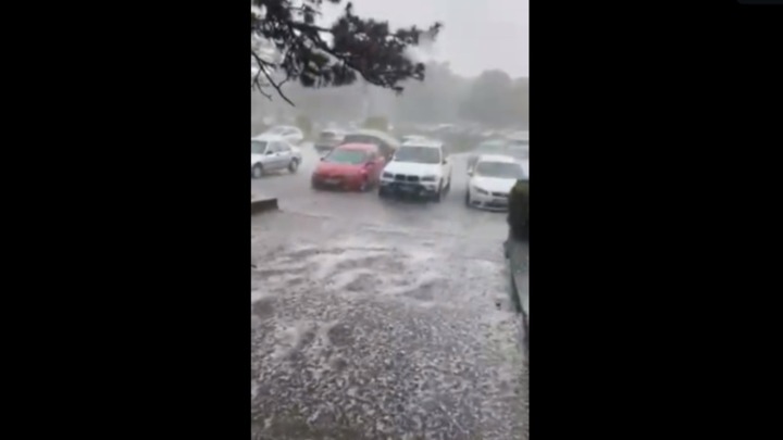Posle zemljotresa u Nikšiću - apokalipsa: Nevreme pogodilo ovaj grad (VIDEO)