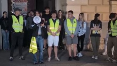 Učenici blokirali Zemunsku gimnaziju, imaju dva zahteva (VIDEO)