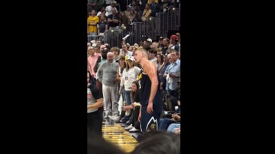 Ne može da stoji: Jokić je ISCRPLJEN (VIDEO)