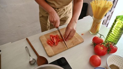 Dete iz Šapca probalo mleveni paradajz i POMODRELO: Hitno završilo u bolnici (FOTO)
