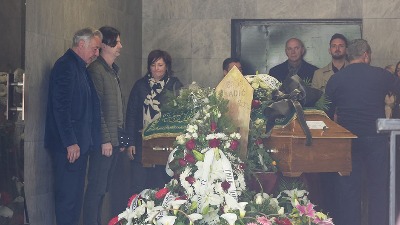 Sahranjen glumac Erol Kadić: Porodica i prijatelji u suzama