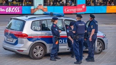 Uhapšen Srbin: Vozio električni skuter kroz radnju i krao