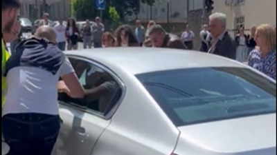 Oglasio se MUP o vozaču koji je probio blokadu automobilom