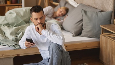 9 znakova koji mogu da ukažu da vaš partner švrlja sa strane: Dobro otvorite oči 