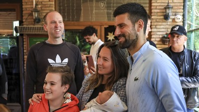 Nole jednim potezom oduševio publiku na Novom Beogradu (VIDEO)