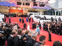 SKANDAL U KANU! Poznatom glumcu ZABRANJEN dolazak na premijeru zbog optužbi za silovanje