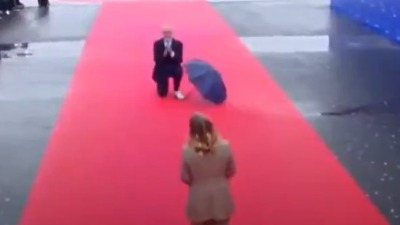 Edi Rama opet na kolenima pred Đorđom Meloni (VIDEO)