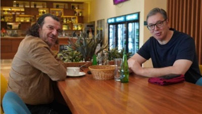 "Za stolom sa prostacima i narkomanima": Vučić se pohvalio, studenti mu adekvatno odgovorili