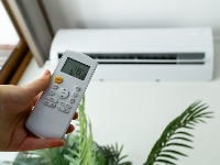 Dugme na klimi koje smanjuje račun, a greje bolje nego što mislite 