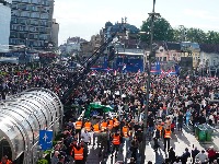 "Obrnuli igricu": Penzioneri iz Lapova uzeli SNS dnevnice i sa njima uradili nešto o čemu mreže bruje (FOTO)