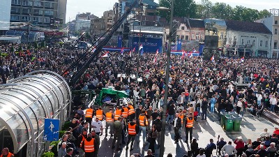 "Obrnuli igricu": Penzioneri iz Lapova uzeli SNS dnevnice i sa njima uradili nešto o čemu mreže bruje (FOTO)