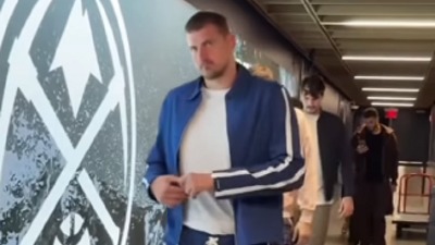 Jokić pre meča sa Klipersima zapevao narodnjak: Pesma koja opisuje Denver ove sezone? (VIDEO)
