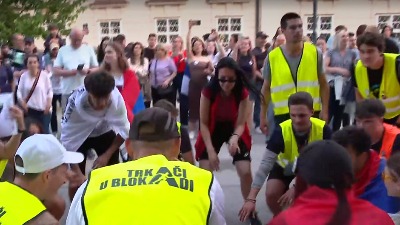"Pada vlada" se orila Salcburgom: Stigli studenti ultramaratonci (VIDEO)