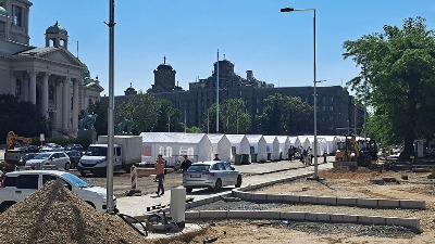 "Studenti koji žele da uče" iz Ćacilenda se spakovali u autobuse i pošli ka Novom Sadu