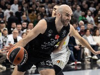 Niti je Kalates prva opcija niti se Partizanu žuri