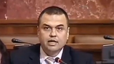 SRAMOTA Predsedniku opštine iz Žitorađe radnici JKP obrađuju vinograd: Visoki funkcioneri "nadniče" na imanju u radno vreme