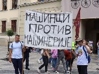  Studenti iz Čačka prikupljaju potpise za vanredne parlamentarne izbore