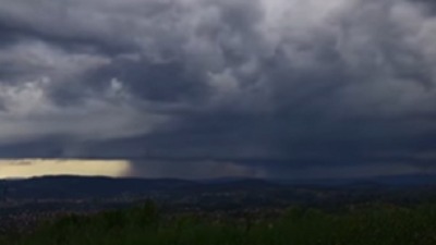 Zastrašujuća superćelija snimljena iznad Gornjeg Milanovca (VIDEO)