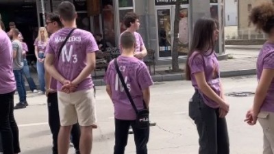 Incident tokom tišine u Požarevcu: Muškarac mahao SEKIROM ispred gimnazije