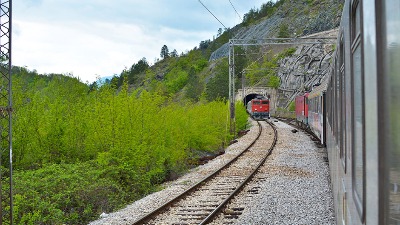 UŽAS kod Loznice: Voz pregazio muškarca 