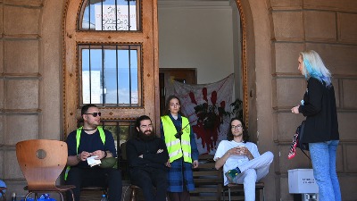 "Majstore, gde ti je pokret? Gde ti je knjiga?": Studenti Pravnog prozvali Vučića