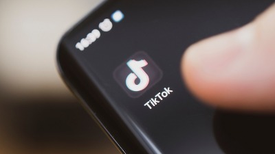 Nova žrtva bizarnog trenda na TikToku - mladić od 19 godina (VIDEO)