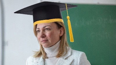Tatjana Macura: Od partijskog "potrčka" do ministarke bez portfelja, a diploma?