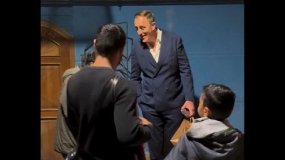 ŠMEKER I GOSPODIN Sergej Ćetković oduševio sve, njegov potez će vam izmamiti osmeh (VIDEO)