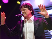 Zdravko Čolić i pre 48 godina napunio "Koševo": Evo koja je bila cena karte