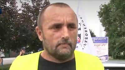  "Podržavamo studente i ići ćemo s njima do kraja": Poljoprivrednici iz Bogatića krenuli peške na protest u Šabac: